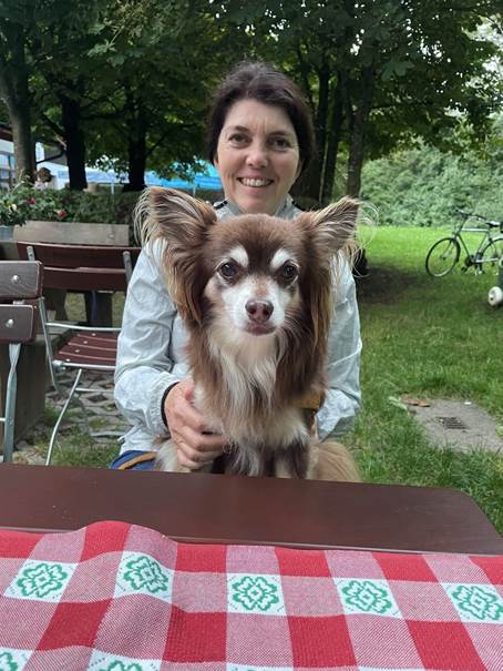 Ein Bild, das Baum, draußen enthält.
Automatisch generierte Beschreibung