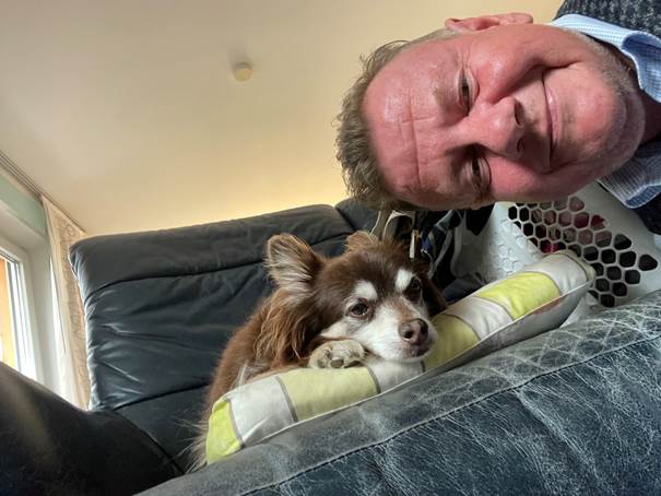 Ein Bild, das drinnen, Person, legend enthält.
Automatisch generierte Beschreibung