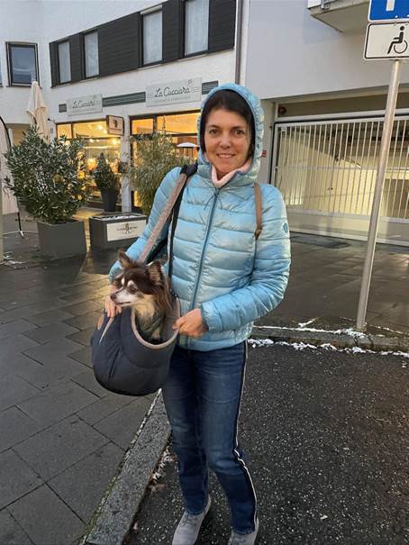 Ein Bild, das Text, Fuß enthält.
Automatisch generierte Beschreibung